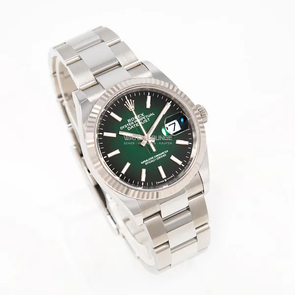 18121_watchlounge_lo.jpg
