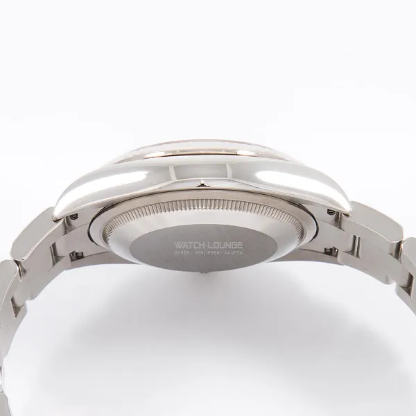 18124_watchlounge_lo.jpg