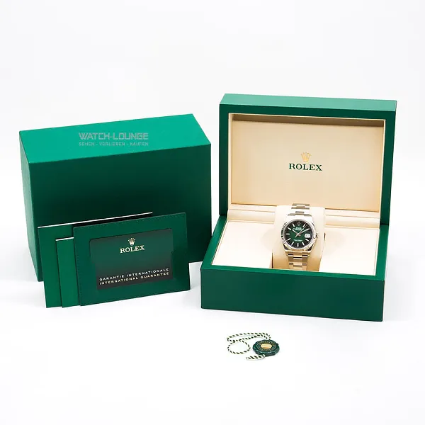 18128_watchlounge_lo.jpg