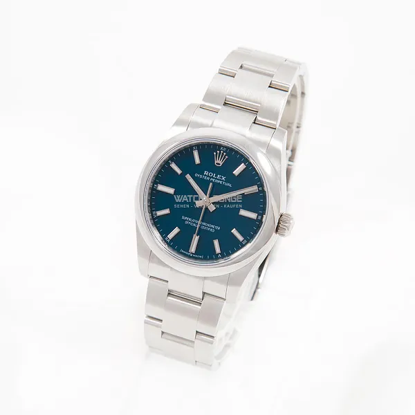18173_watchlounge_lo.jpg