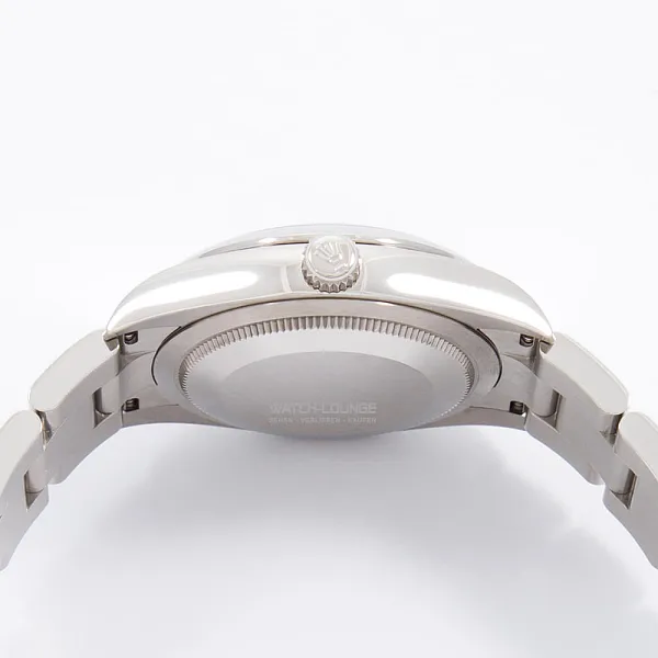 18174_watchlounge_lo.jpg