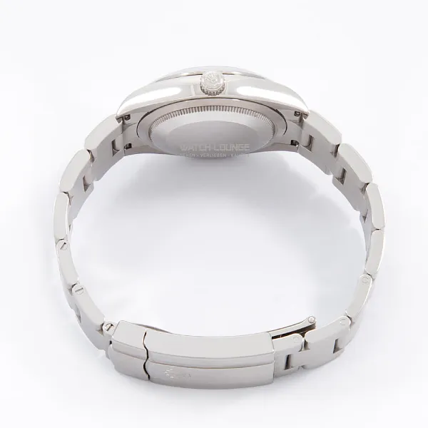 18176_watchlounge_lo.jpg
