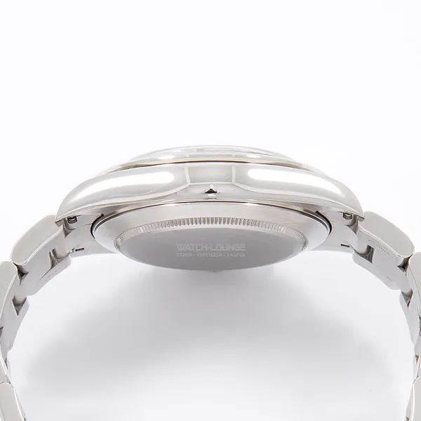 18187_watchlounge_lo.jpg
