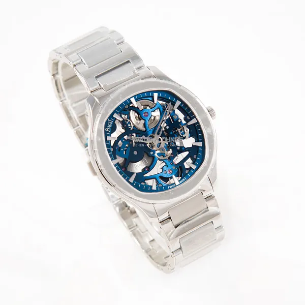 18213_watchlounge_lo.jpg