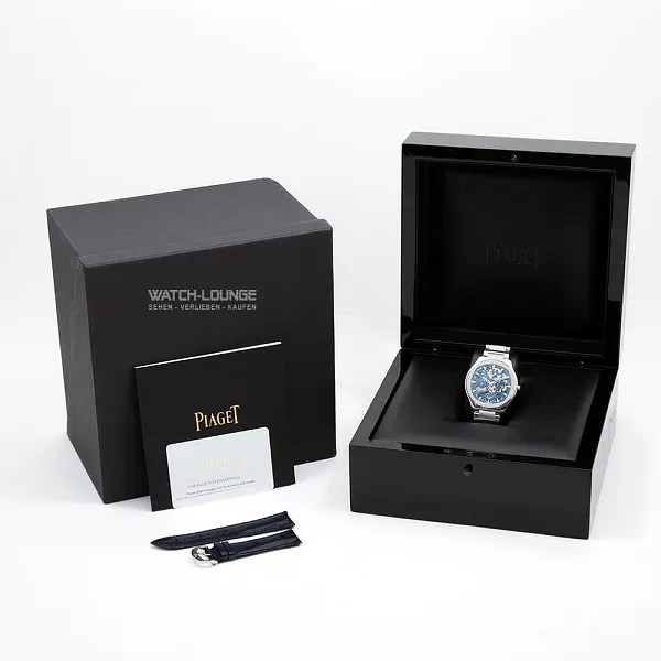 18220_watchlounge_lo.jpg