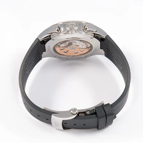 18229_watchlounge_lo.jpg