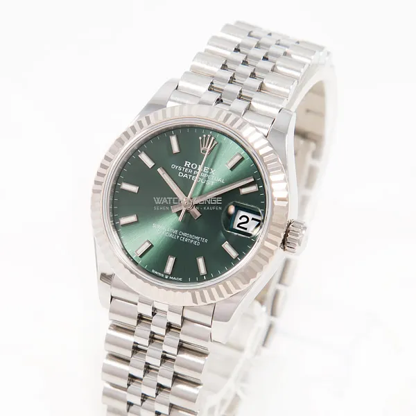 18232_watchlounge_lo_1.jpg