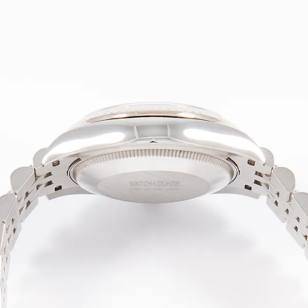 18238_watchlounge_lo.jpg