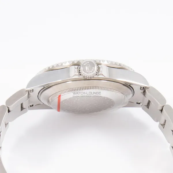 18246_watchlounge_lo.jpg