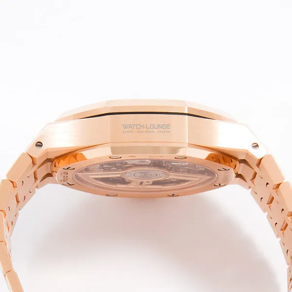 18260_watchlounge_lo.jpg