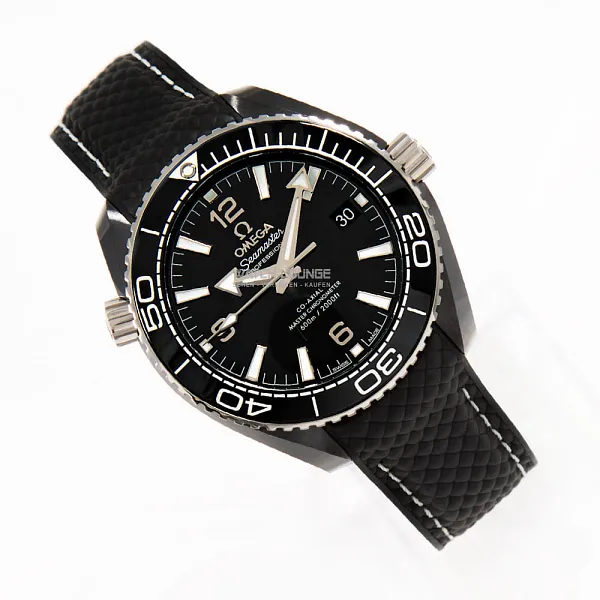 18267_watchlounge_lo.jpg