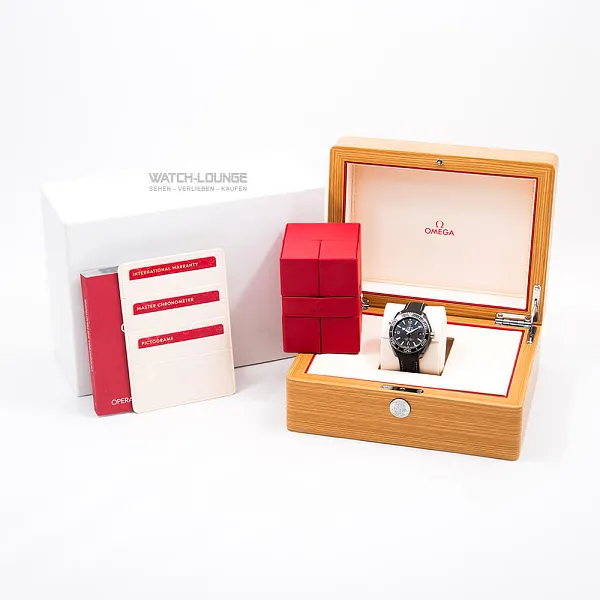 18277_watchlounge_lo.jpg