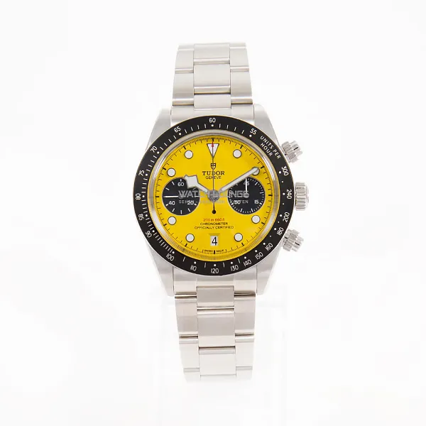 18280_watchlounge_lo.jpg