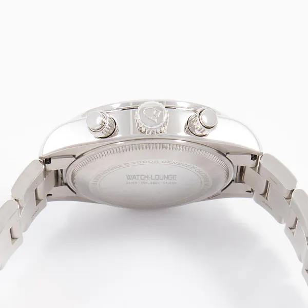 18283_watchlounge_lo.jpg