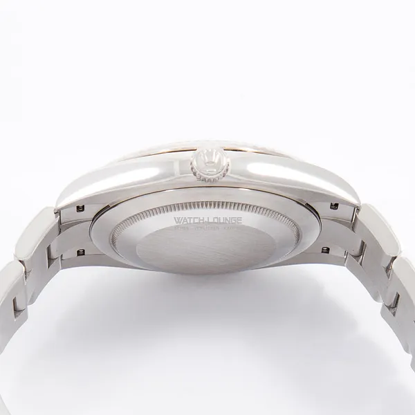 18294_watchlounge_lo.jpg
