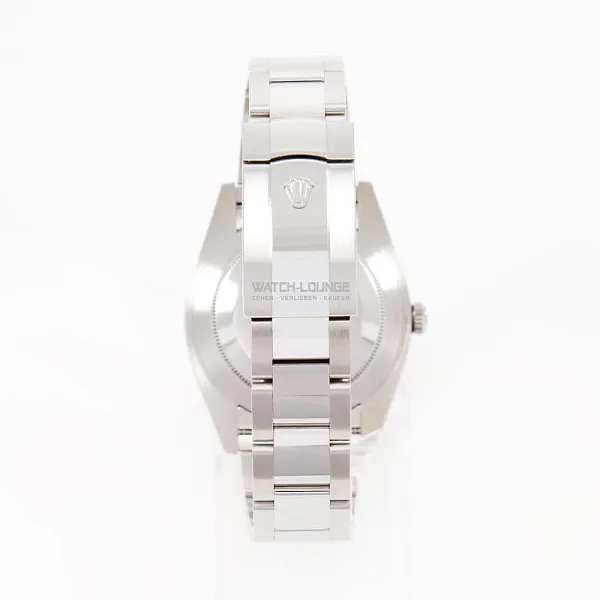 18297_watchlounge_lo.jpg