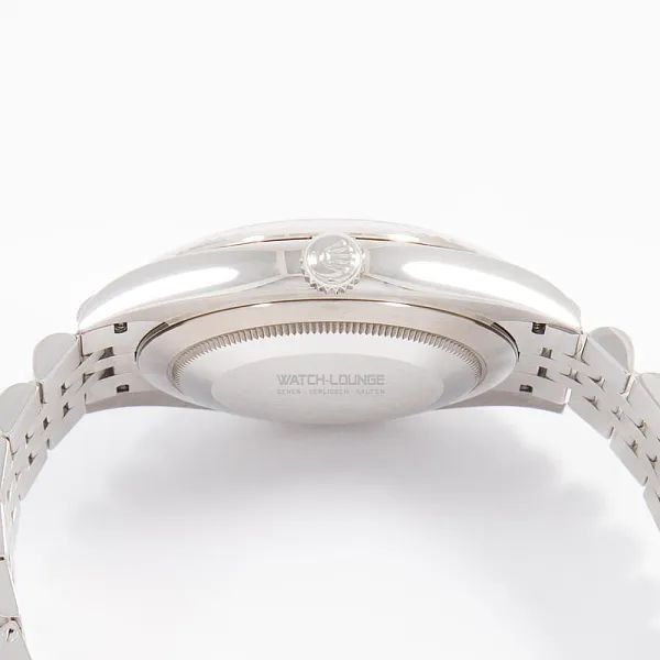 18305_watchlounge_lo.jpg