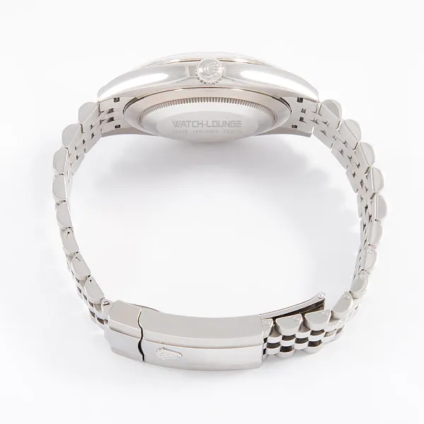18307_watchlounge_lo.jpg