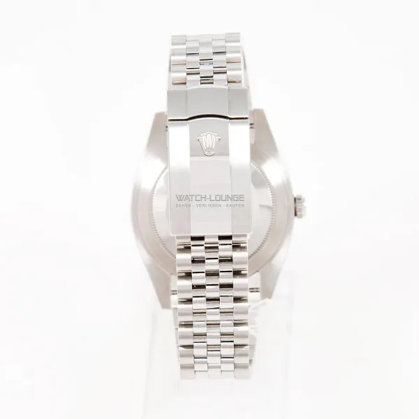 18308_watchlounge_lo.jpg