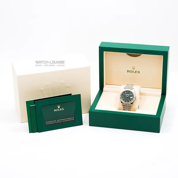 18310_watchlounge_lo.jpg