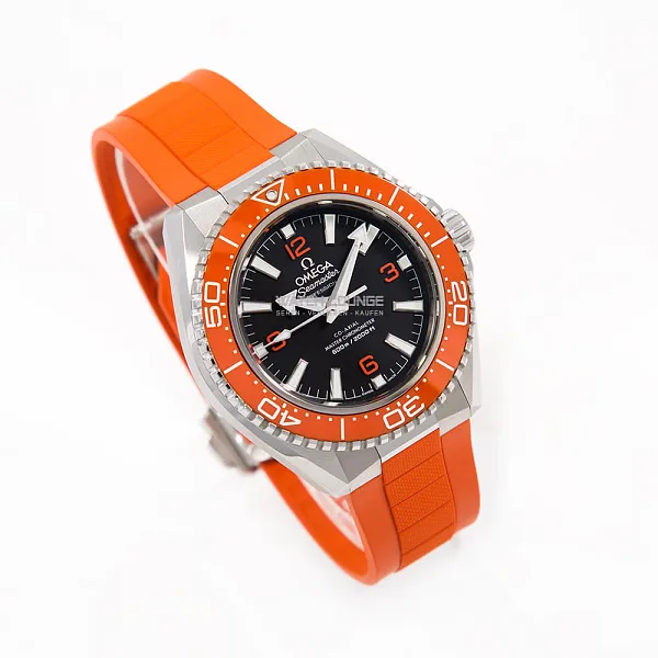 18314_watchlounge_lo.jpg