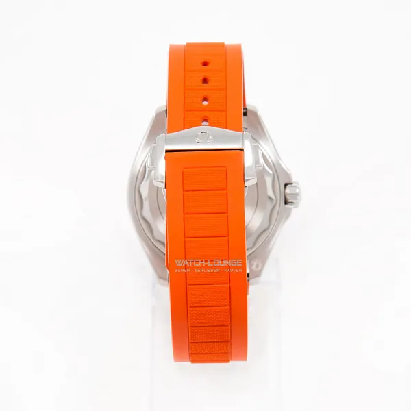 18320_watchlounge_lo.jpg