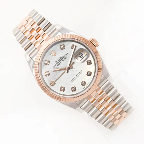 18324_watchlounge_lo.jpg