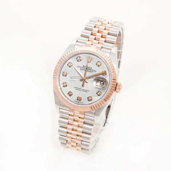 18327_watchlounge_lo.jpg