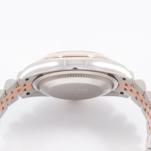 18329_watchlounge_lo.jpg