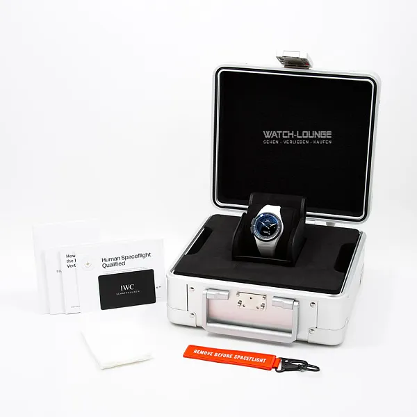 18344_watchlounge_lo.jpg