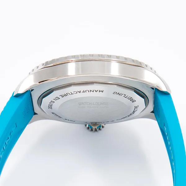 18351_watchlounge_lo.jpg