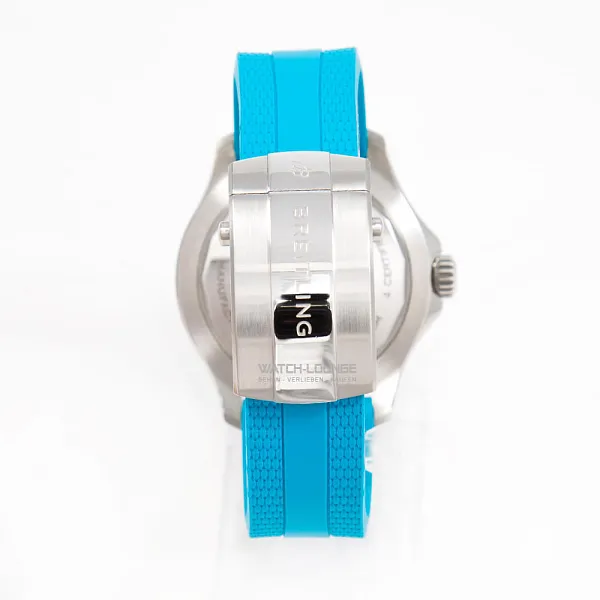 18354_watchlounge_lo.jpg