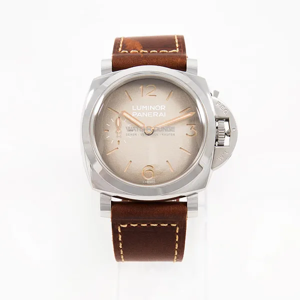 18359_watchlounge_lo.jpg