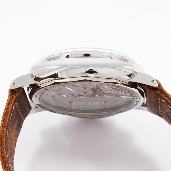 18363_watchlounge_lo.jpg