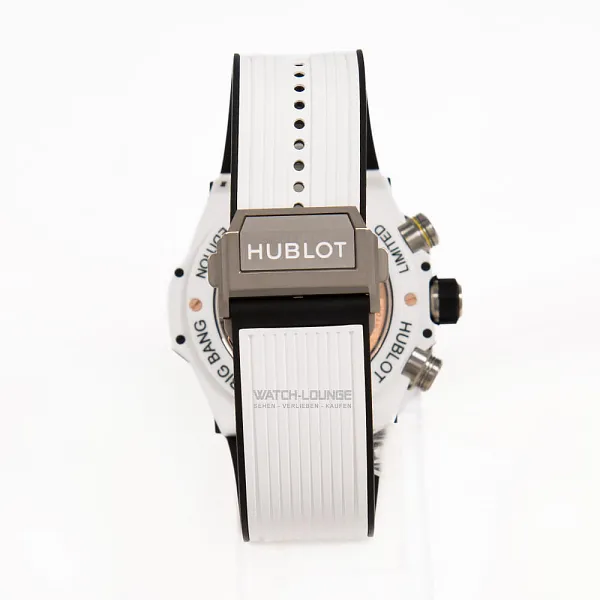 18388_watchlounge_lo.jpg
