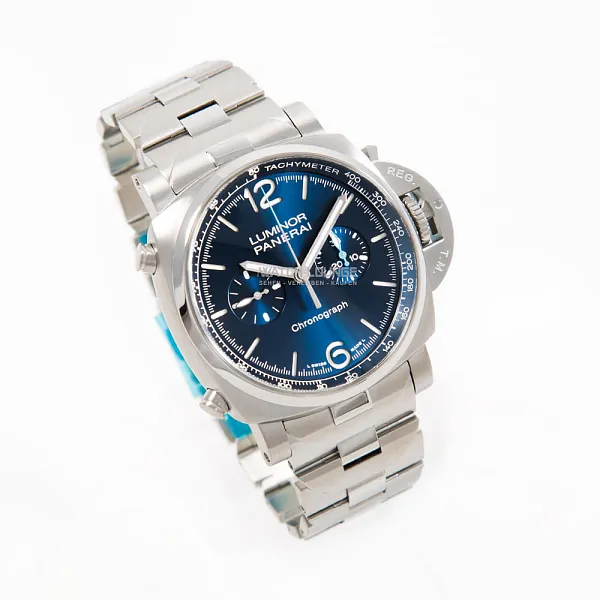 18404_watchlounge_lo.jpg