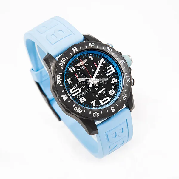 18415_watchlounge_lo.jpg