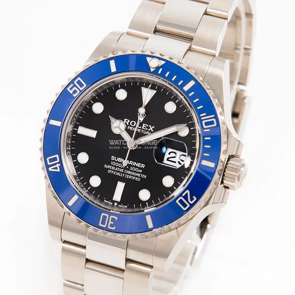 18430_watchlounge_lo_1.jpg