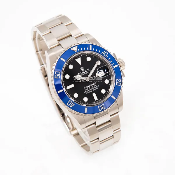 18433_watchlounge_lo.jpg