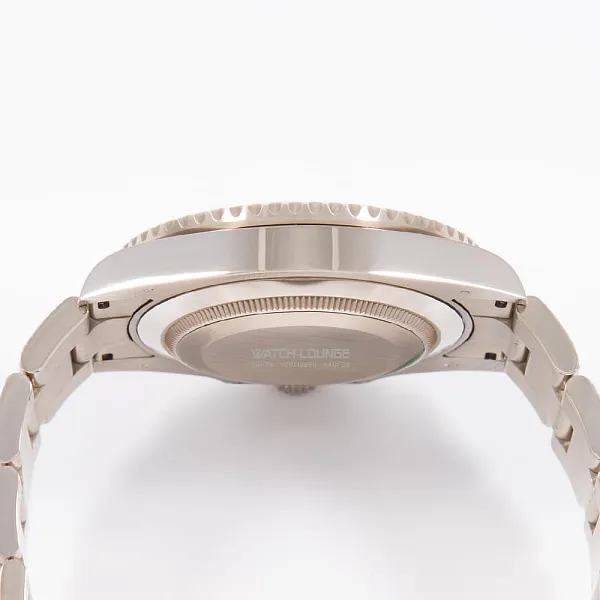 18436_watchlounge_lo.jpg