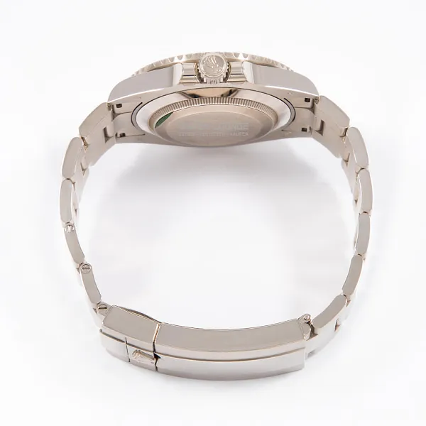 18437_watchlounge_lo.jpg