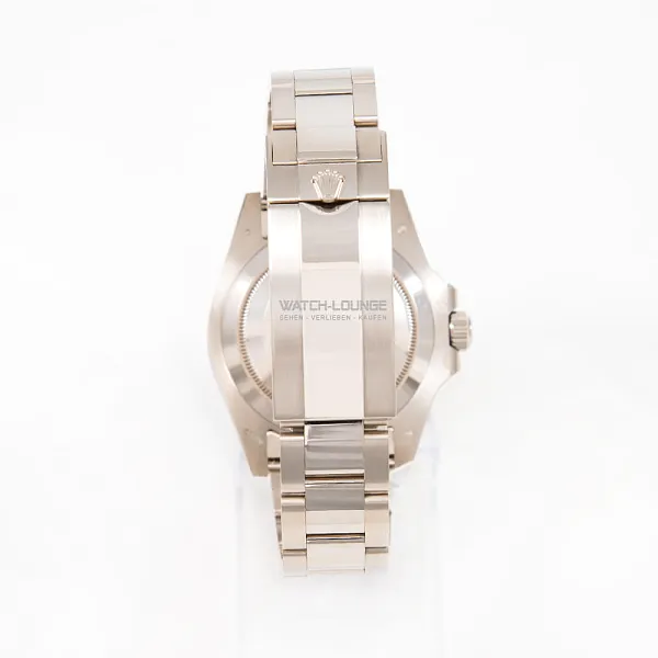 18438_watchlounge_lo.jpg