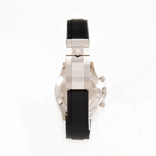 18463_watchlounge_lo.jpg