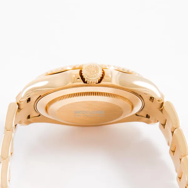 18473_watchlounge_lo.jpg