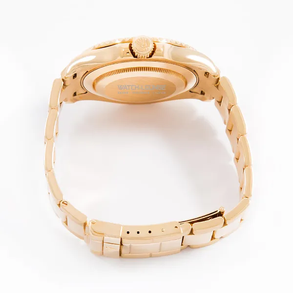 18475_watchlounge_lo.jpg
