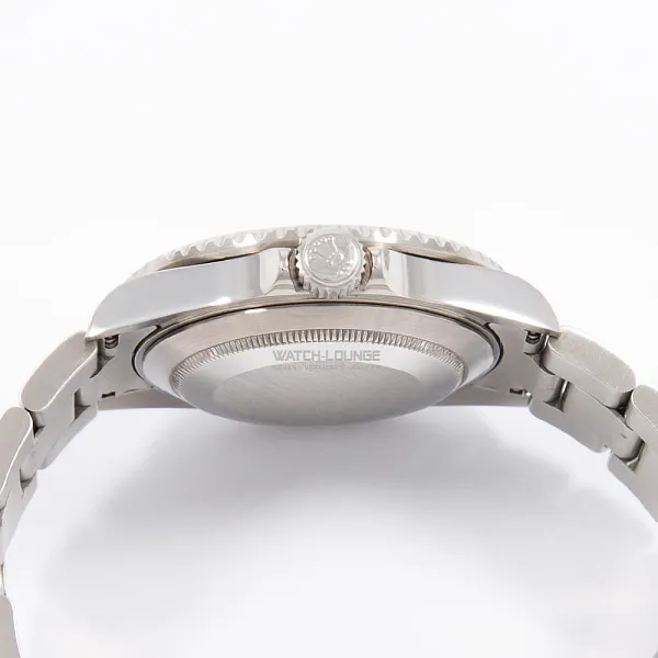 18484_watchlounge_lo.jpg