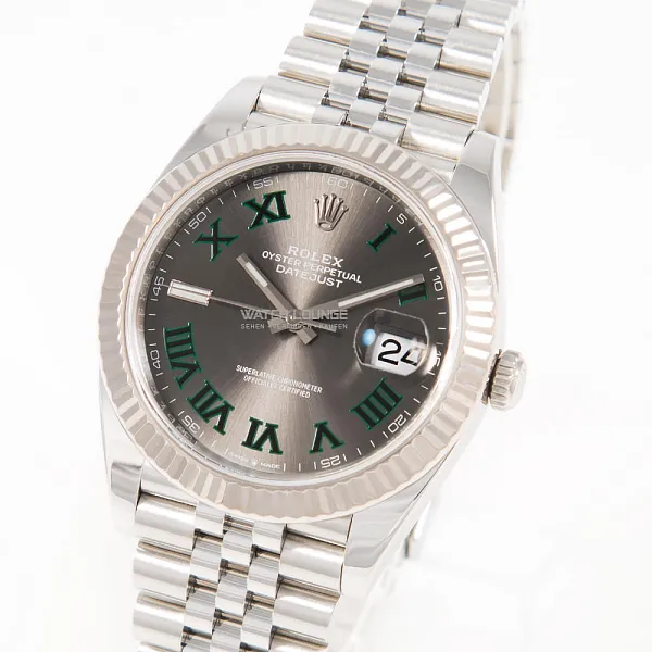 18503_watchlounge_lo_1.jpg