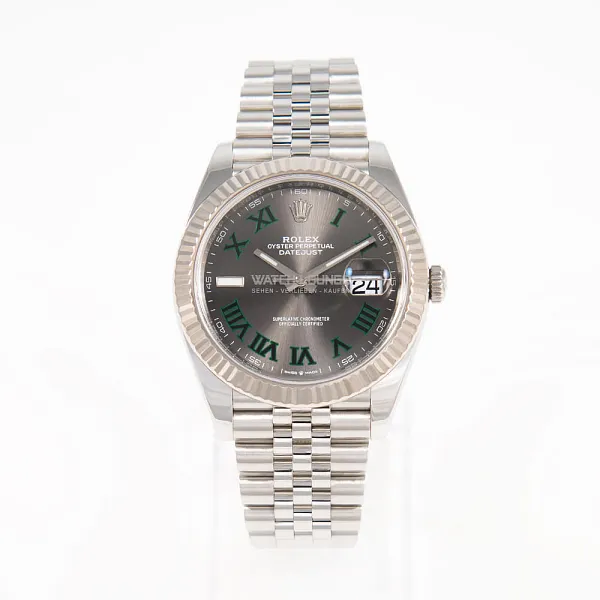18505_watchlounge_lo.jpg