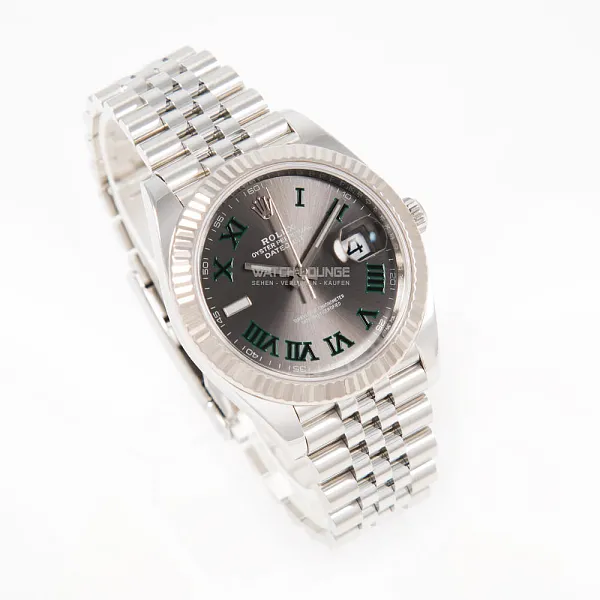 18506_watchlounge_lo.jpg