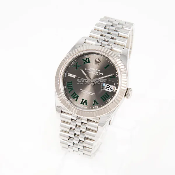 18507_watchlounge_lo.jpg
